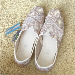 TOMS Women's Cream Slip-On Shoes